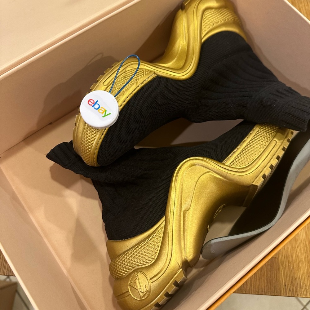 Louis Vuitton New in Box Archlight Sock Sneaker Black and Gold size 35 - Picture 2 of 9